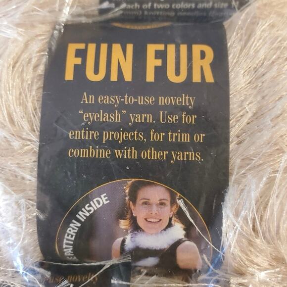 FUN FUR Knitting Eyelash Yarn 3 Skeins of Color #124 Champagne Lot # 62131 - Picture 3 of 3